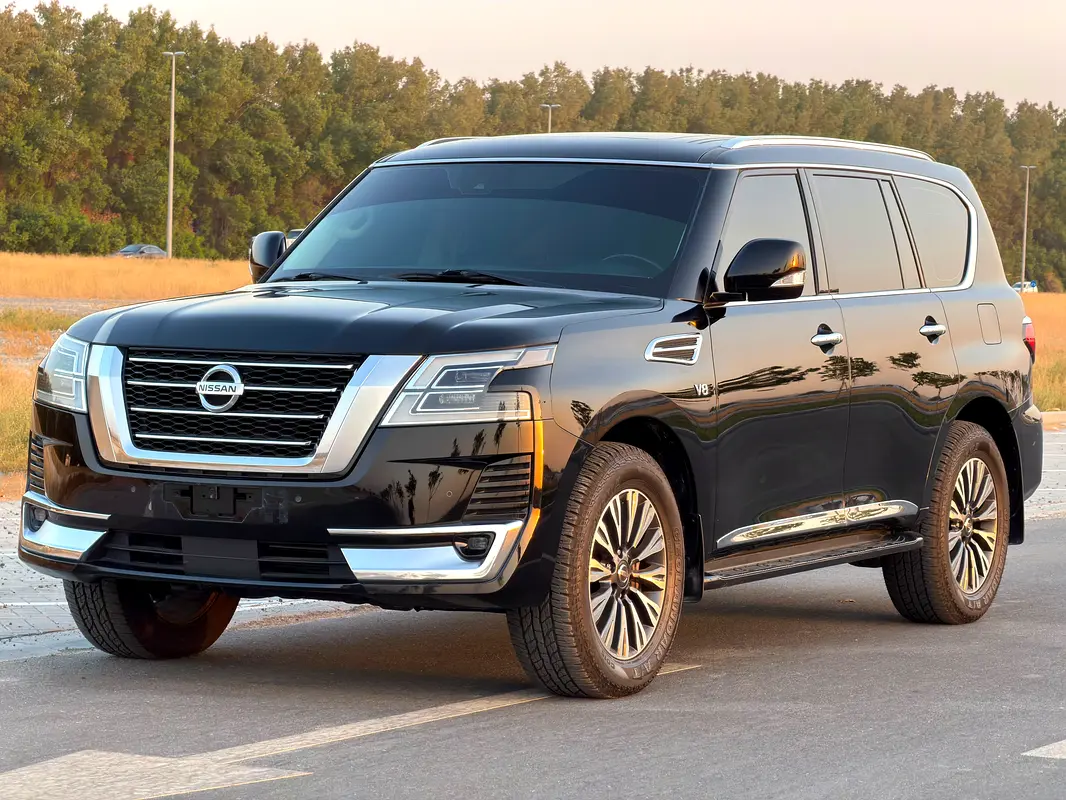 Nissan Patrol 2021 — photo 1 of 9