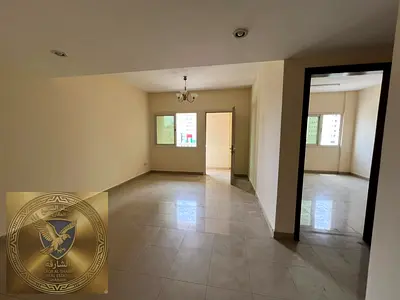 شقه غرفه  وصاله ببلكونه باطلاله مفتوحه للايجار السنوى