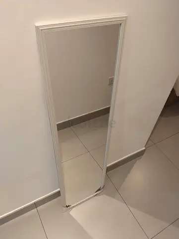 Standing mirror