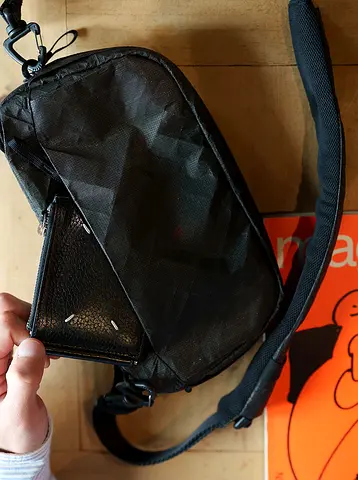 ABLE CARRY Core Sling Plus - Ultra Black