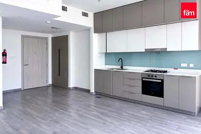 Vacant I Open Kitchen I Golf View