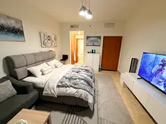 Master room for rent in Jvc , available from 27th