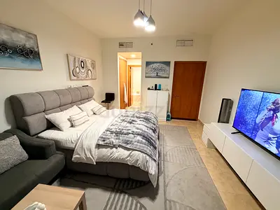 Master room for rent in Jvc , available from 27th