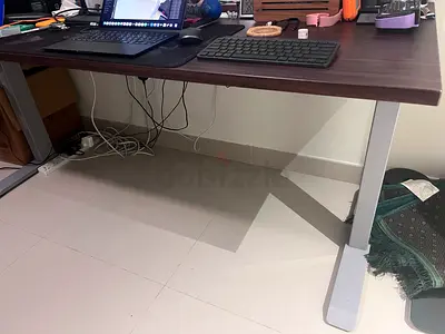 Variable Height Office desk and Chair