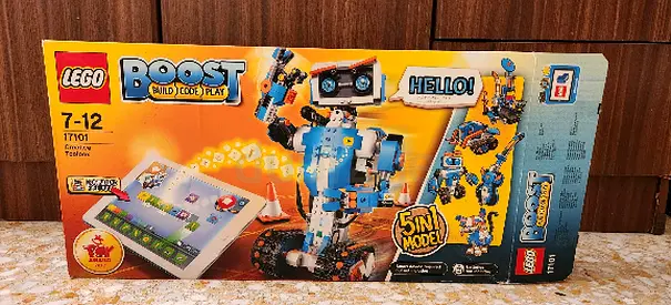 Lego boost creative toolbox 17101, retired set