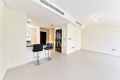 Vacant | Spacious Layout | 4 Cheques Available