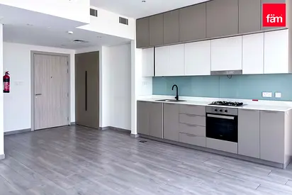 Vacant I Open Kitchen I Golf View