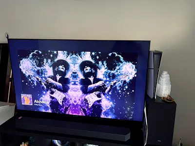 Samsung 55-inch LED LCD TV in excellent working condition with samsung dolby soundbar and subwoofer