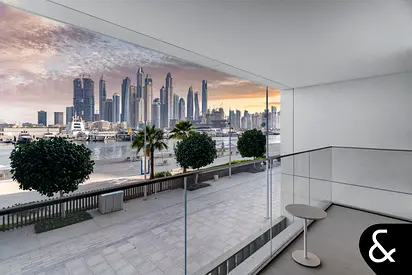 Vacant | Beachfront Townhouse