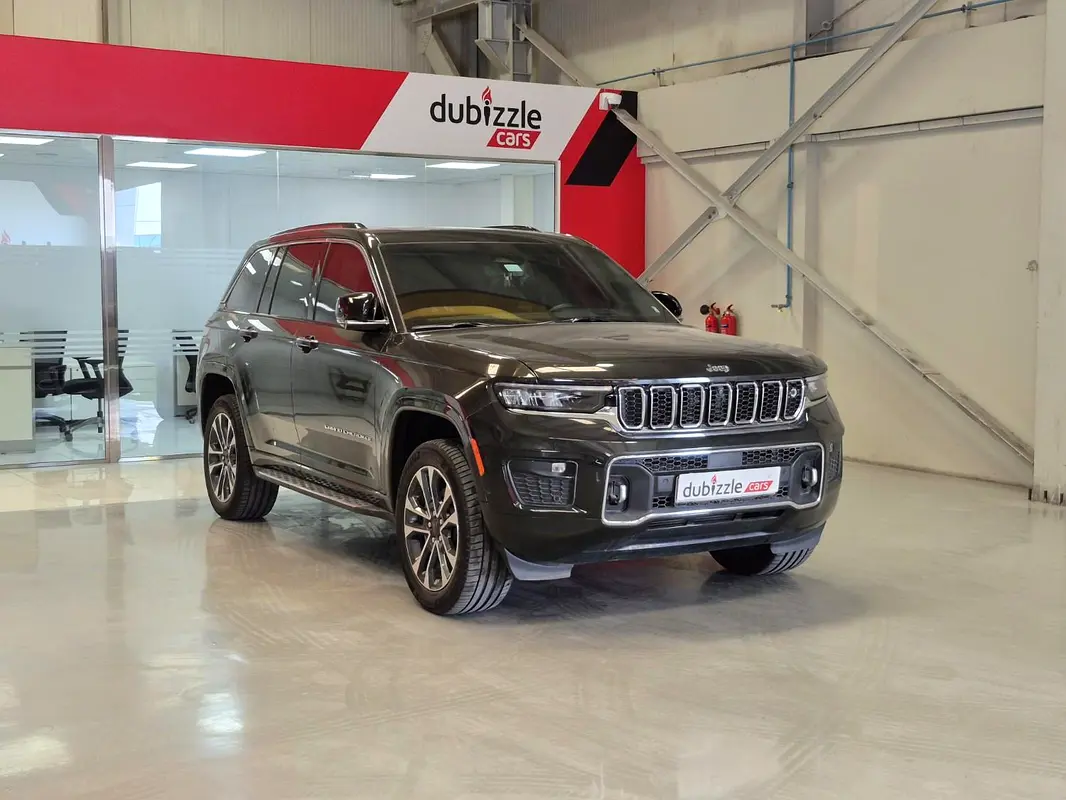 Jeep Grand Cherokee 2023 — photo 1 of 17