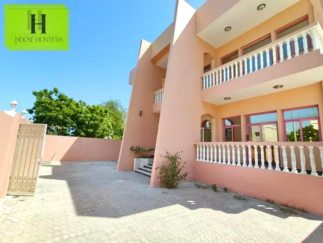Luxury 5BR Villa Private Garden Al Jazzat