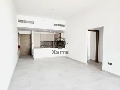 Luxury 2 BR | Ready to Move | Mid Floor