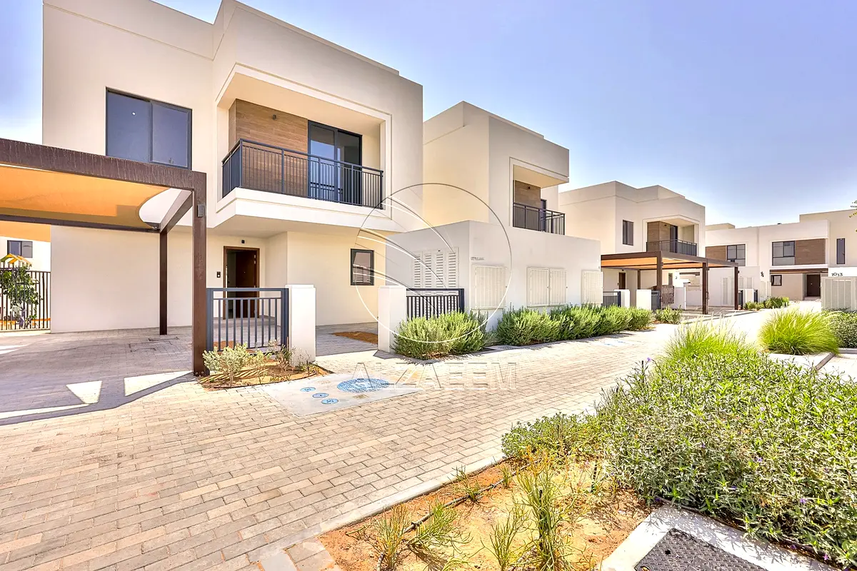 Double Row | Mid Unit | A New Family Home!
