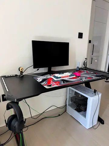 ⁠Full Gaming Setup - Ryzen 7 5800X3D, RTX 3070 Ti, 32GB RAM, 1.37TB SSD + LG UltraGear Monitor  Des