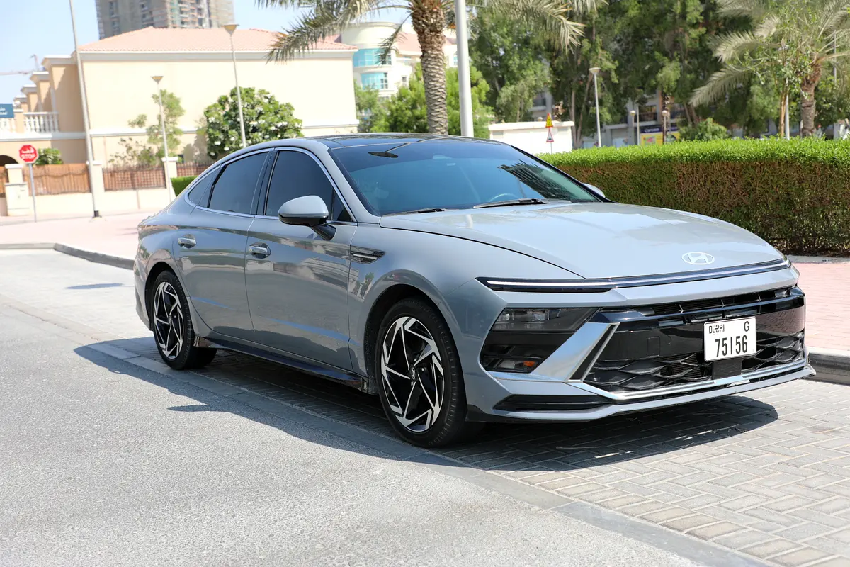 Hyundai Sonata 2024 — photo 1 of 6