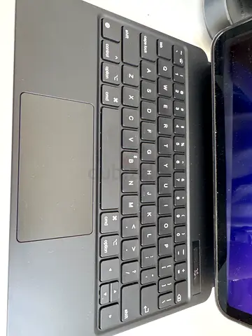 Detachable Bluetooth Keyboard Case with Trackpad (works with iPad/tablet) - Good Condition