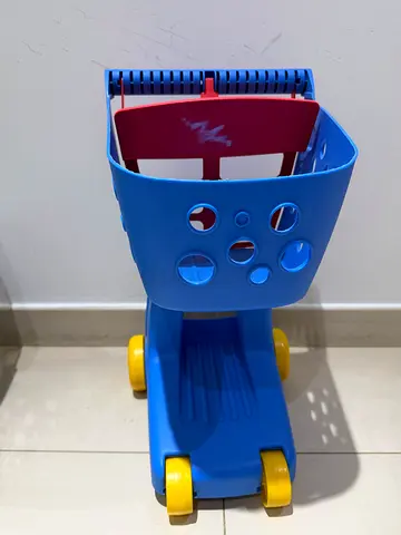 Shopping cart- little tikes
