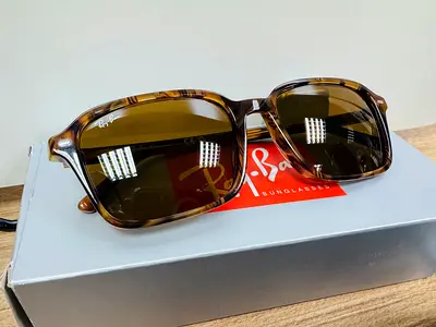 Ray-Ban brown tortoiseshell sunglasses - classic mens/womens style