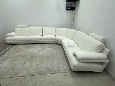 Selling brand new condition Natuzzi brand corner sofa
