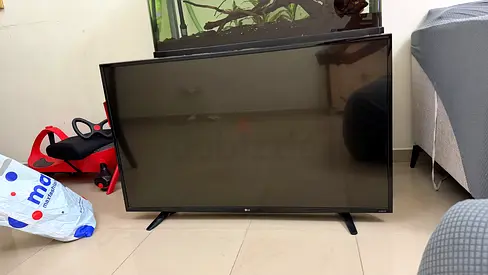 Excellent Condition LG 50-Inch Smart TV – Great Picture Quality!