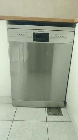 Siemens freestanding stainless steel dishwasher - good working condition
