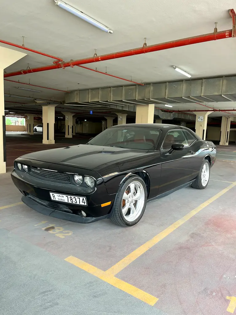 Dodge Challenger 2013 — photo 1 of 9