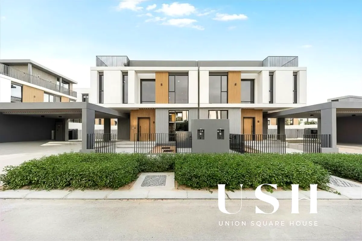 Genuine Resale | Luxury - Semi detached Villa
