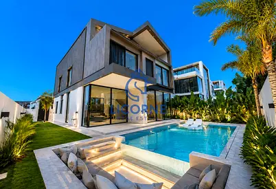 PRIME LUXURY VILLA | BURJ KHALIFA VIEW Licorne Real Estate delighted to present this exceptional resale opportunity