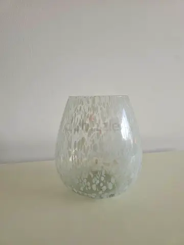 White speckled vase
