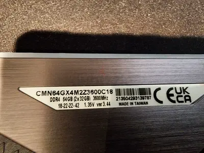 Corsair VENGEANCE RGB RT DDR4 RAM 64GB (2x32 GB)