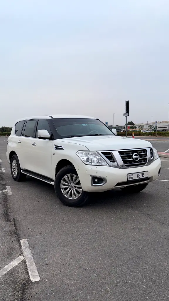 Nissan Patrol 2016 — photo 1 of 9