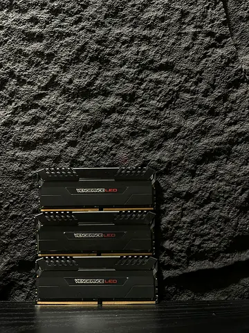 Corsair Vengeance LED DDR4 RAM sticks (set of 3) - good condition