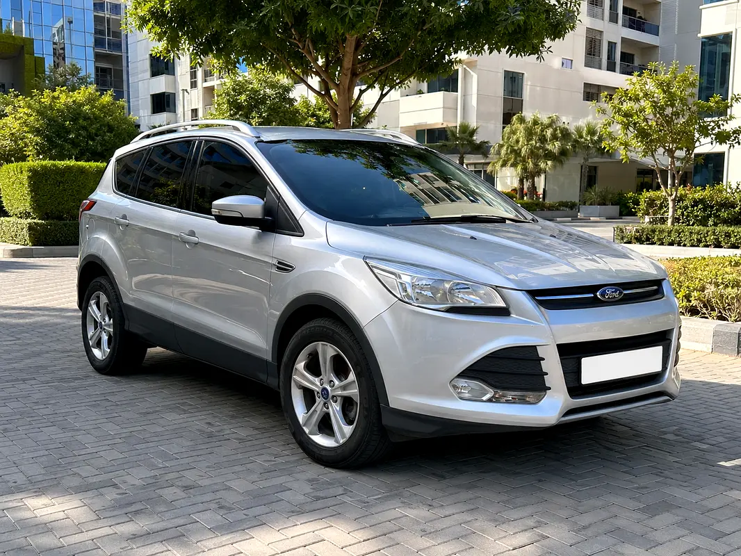 Ford Escape 2016 — photo 1 of 10