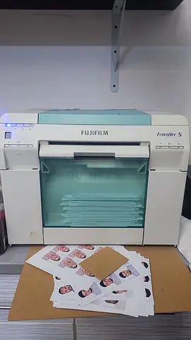 Fujifilm Frontier-S Photo ID Printer / Minilab