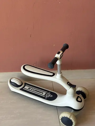 Kids 3-Wheel Ride-On Scooter / Balance Bike - Good Condition