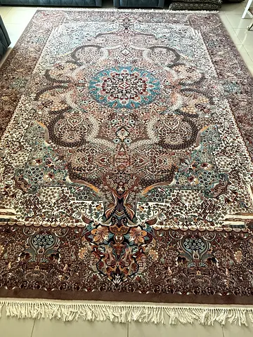Large Traditional Persian-Style Area Rug - 300 x400cm. Excellent Condition