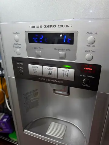 Hitachi Side-by-side fridge with water  ice dispenser - working condition