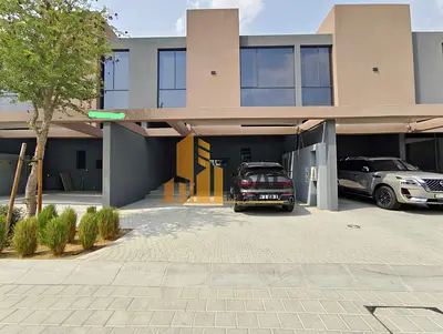 Low Price 4BR Middle Unit available in Robinia Massar