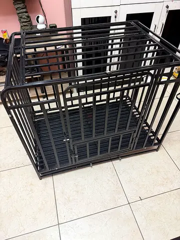 Large metal cage good condition