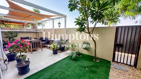 Single Row | Steps from Park | Ground Floor