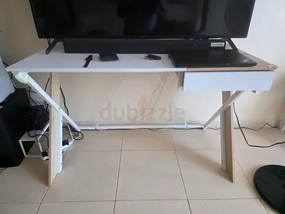 Simple Home office Table from PAN Emirates