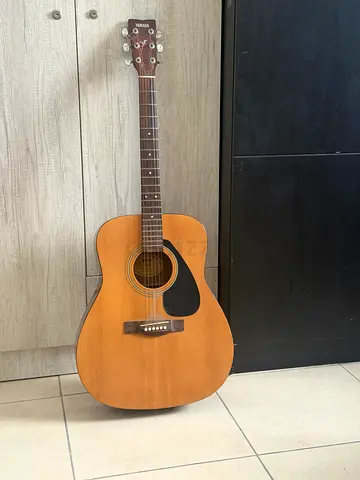 yamaha F310 Full-Size Acoustic Guitar - 2 year old with bag