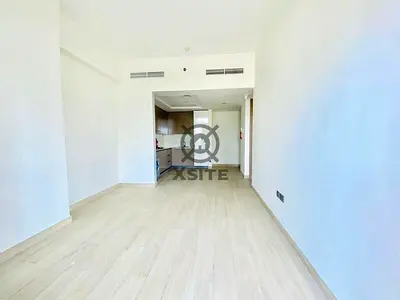 Bright 1 BR | Huge Balcony | Burj Khalifa View