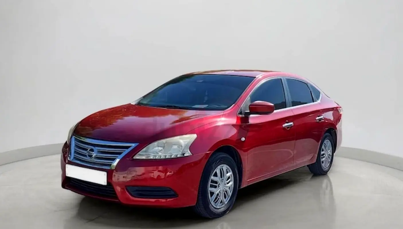 Nissan Sentra 2016 — photo 1 of 9