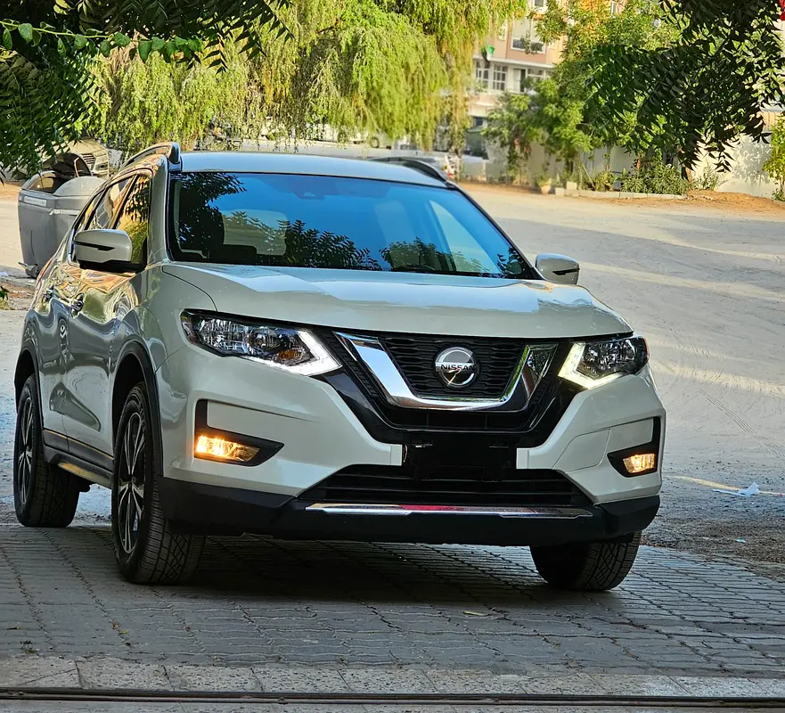 Nissan Rogue 2020 — photo 1 of 19