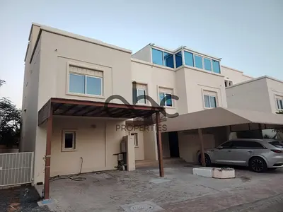 5 غرف نوم + غرفة خادمة | مسبح خاص | جاهزة للسكن