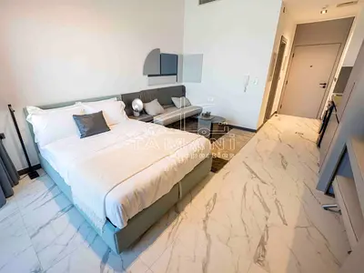 Furnished Studio in Premium Location w/ Balcony