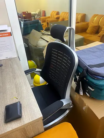 Study table and chair. excellent condtion