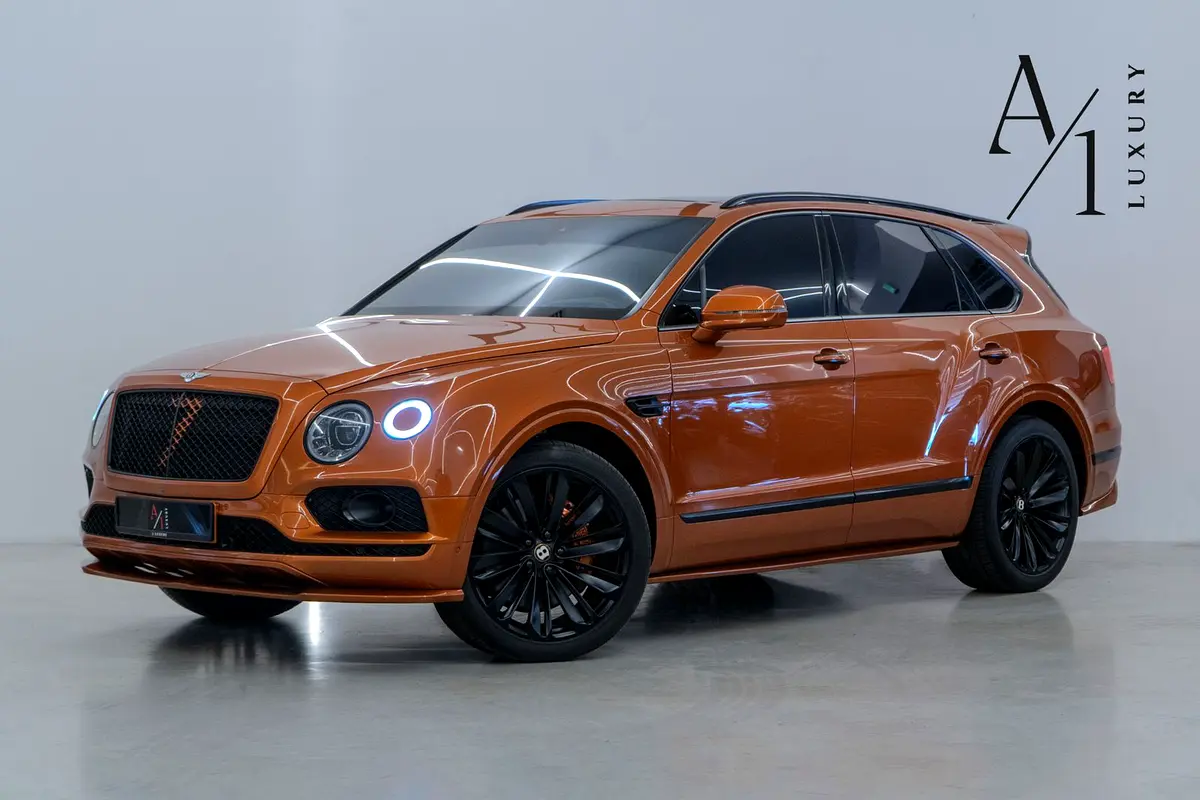 Bentley Bentayga 2020 — photo 1 of 17