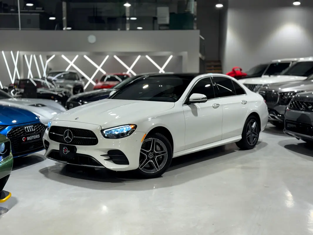 Mercedes-Benz E-Class 2023 — photo 1 of 20